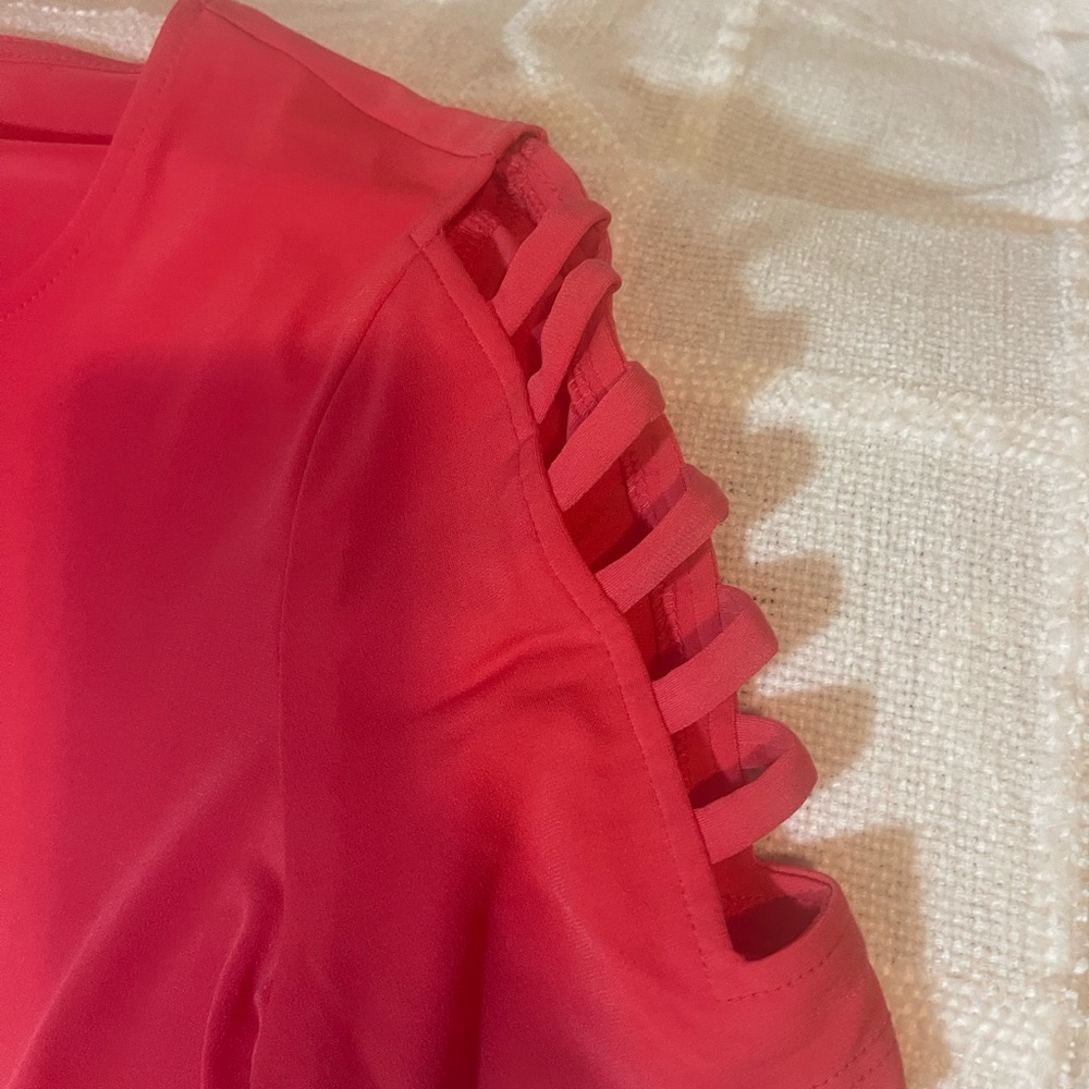 MICHAEL Michael Kors Coral Short Sleeve Top - Picture 2 of 5